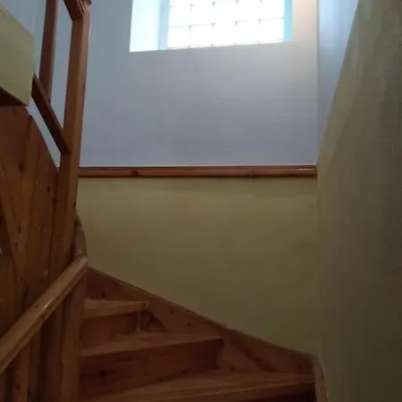 ευχάριστο σπίτι με ωραίο κήπο *