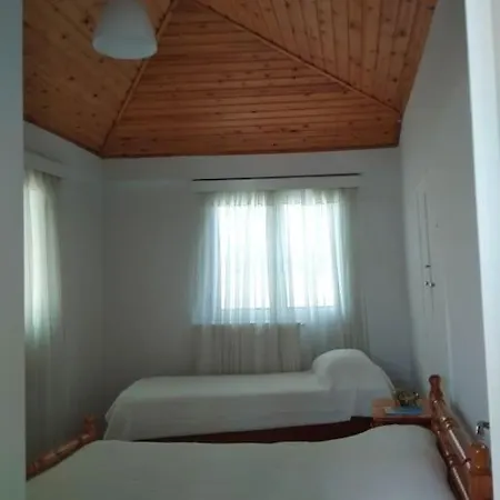 ευχάριστο σπίτι με ωραίο κήπο