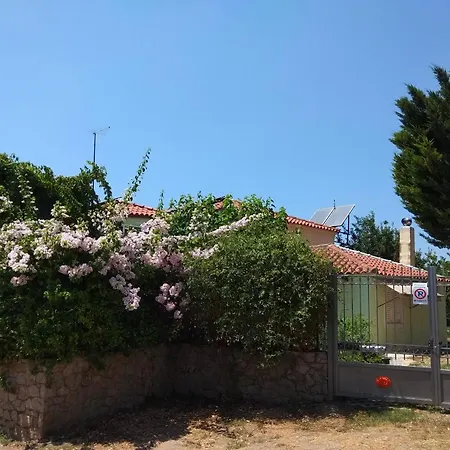 ευχάριστο σπίτι με ωραίο κήπο Pylos