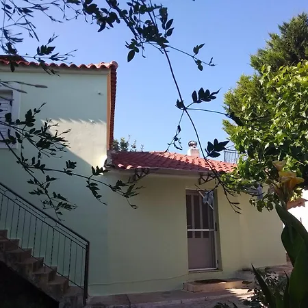 ευχάριστο σπίτι με ωραίο κήπο Pylos