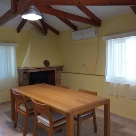 Villa ευχάριστο σπίτι με ωραίο κήπο *