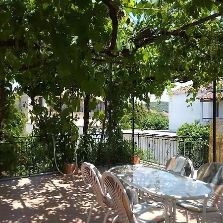 Villa ευχάριστο σπίτι με ωραίο κήπο *