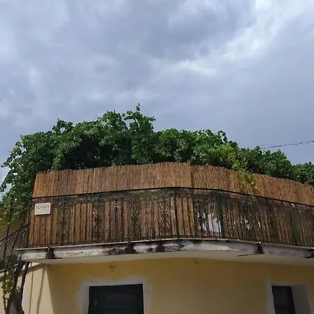 ευχάριστο σπίτι με ωραίο κήπο *