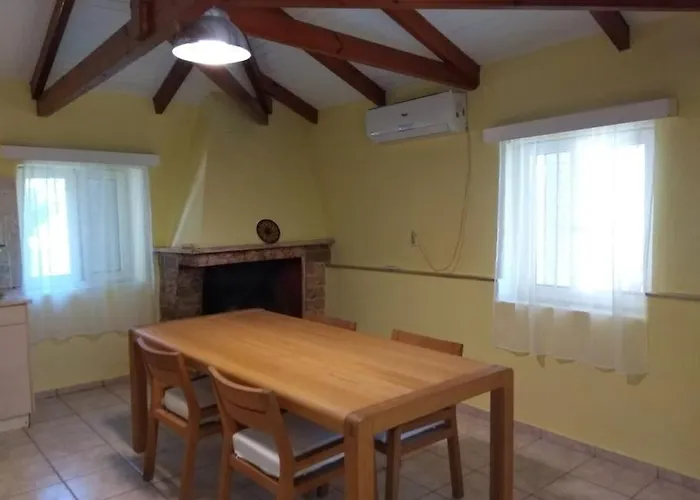 Villa ευχάριστο σπίτι με ωραίο κήπο *