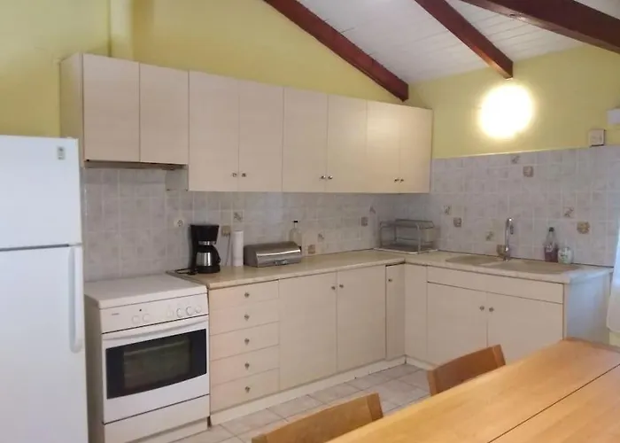 ευχάριστο σπίτι με ωραίο κήπο * Pülosz