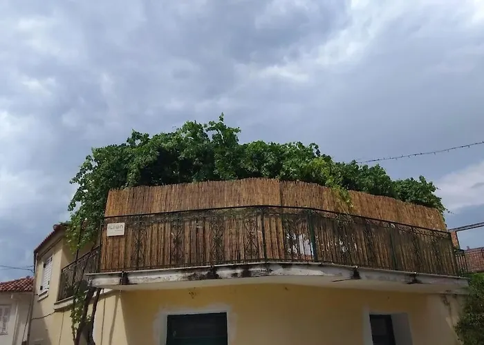 ευχάριστο σπίτι με ωραίο κήπο *