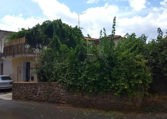 Villa ευχάριστο σπίτι με ωραίο κήπο *