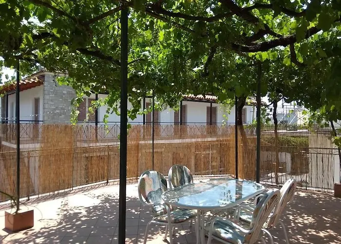 ευχάριστο σπίτι με ωραίο κήπο Villa *