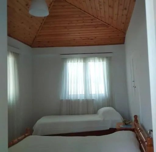 ευχάριστο σπίτι με ωραίο κήπο