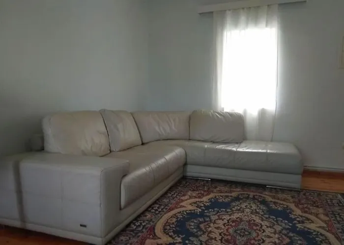 ευχάριστο σπίτι με ωραίο κήπο Villa