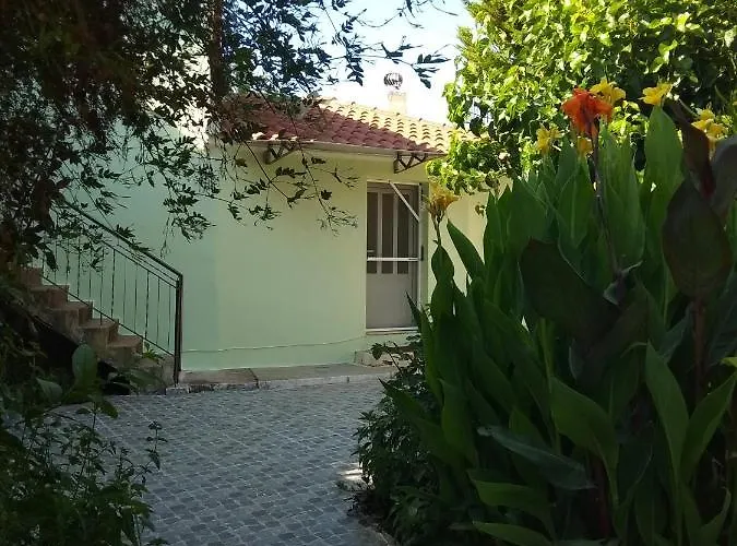 ευχάριστο σπίτι με ωραίο κήπο *